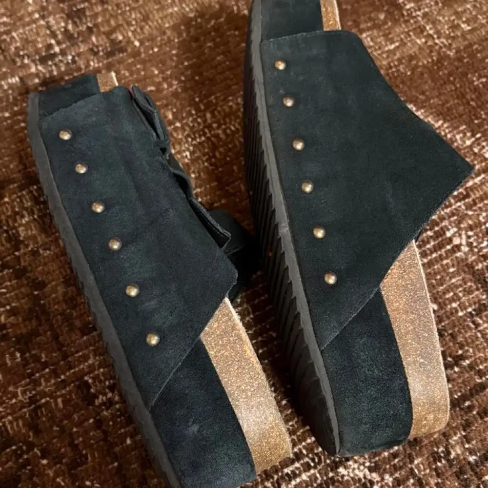 Black suede leather guru platform slide sandals 9.5 WIDE cushionaire